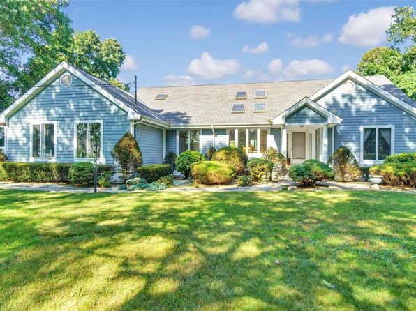 250 Peconic Bay Boulevard, Aquebogue, NY 11931