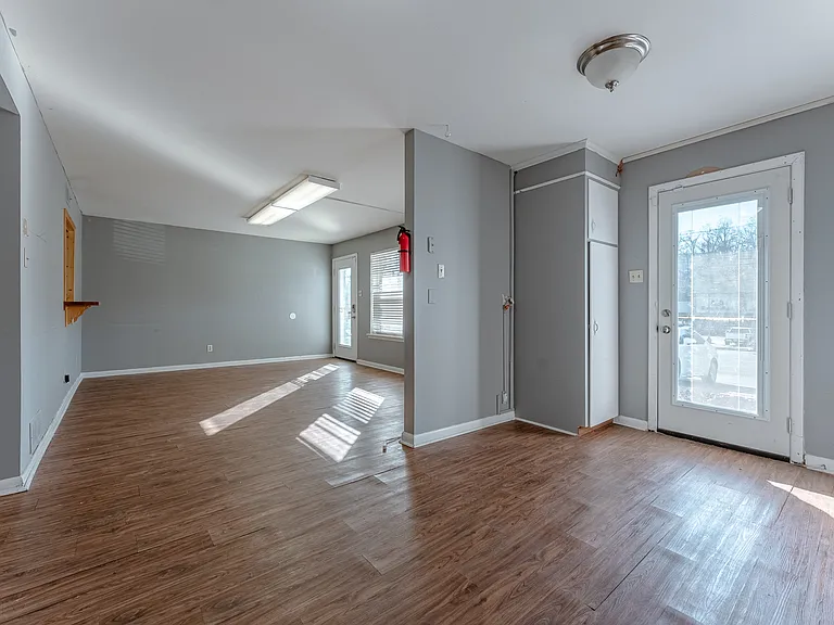 5100 John F Kennedy Blvd — Photo 4
