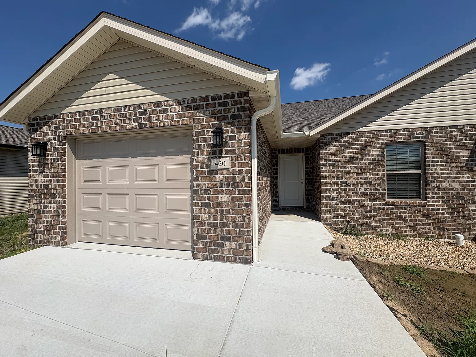 2 bed, $2,400 — Photo 1