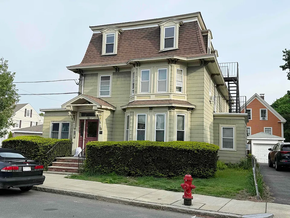 12 Lovett St #4
