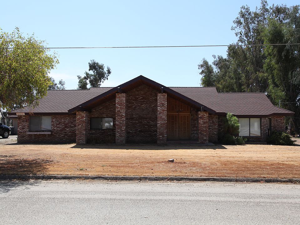 2nd image of 7116 Pine Tree Ln