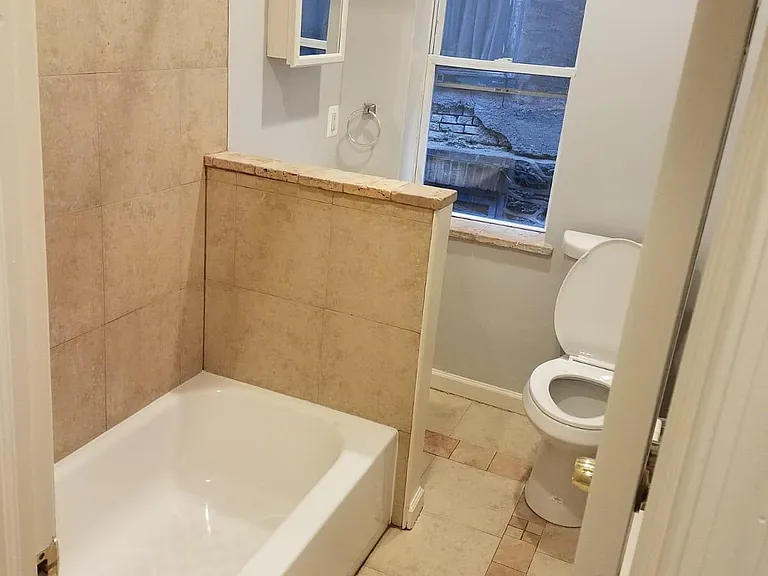 4914 Knox St #2 — Photo 10