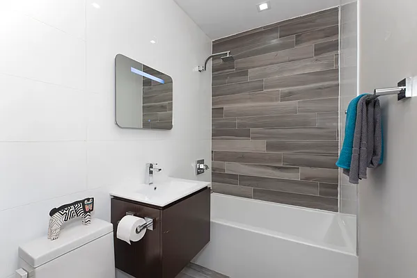 Rented by Perry Associates NYC Inc | media 37