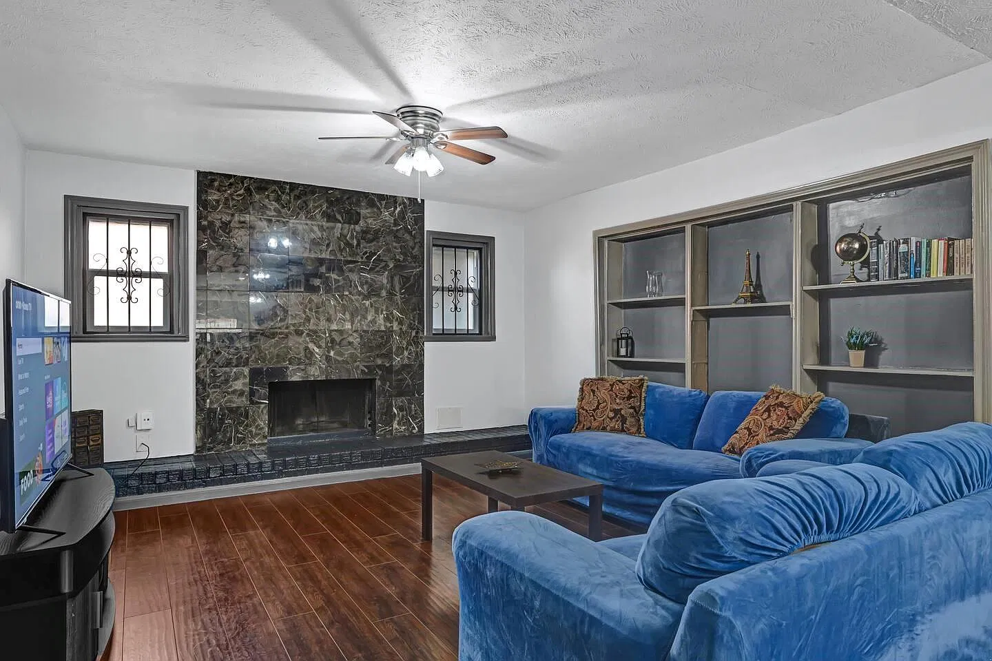 6 bed, 2.5 bath, 3036 sqft, $6,000 — Photo 1