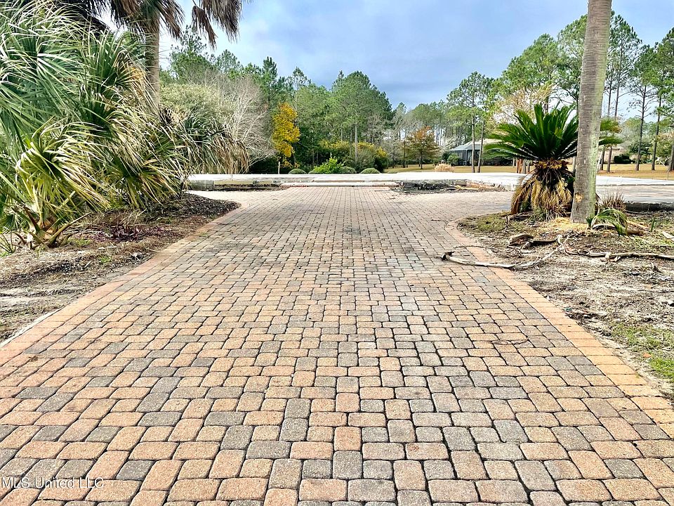 1st image of 2801 Royal Run Ln #117