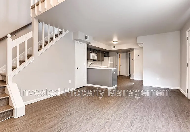 909 S Dawson Way #13 — Photo 1