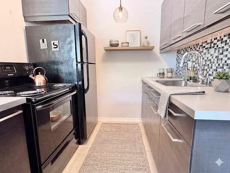 6947 E 6th St #7 — Photo 5