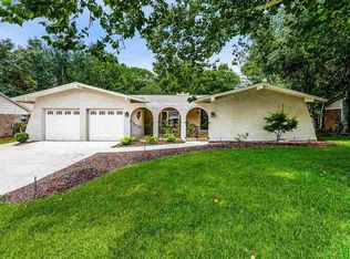 109 Bear Dr, Gulf Breeze, FL 32561