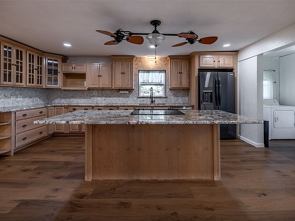 5th image of 3559 Springfield Rd
