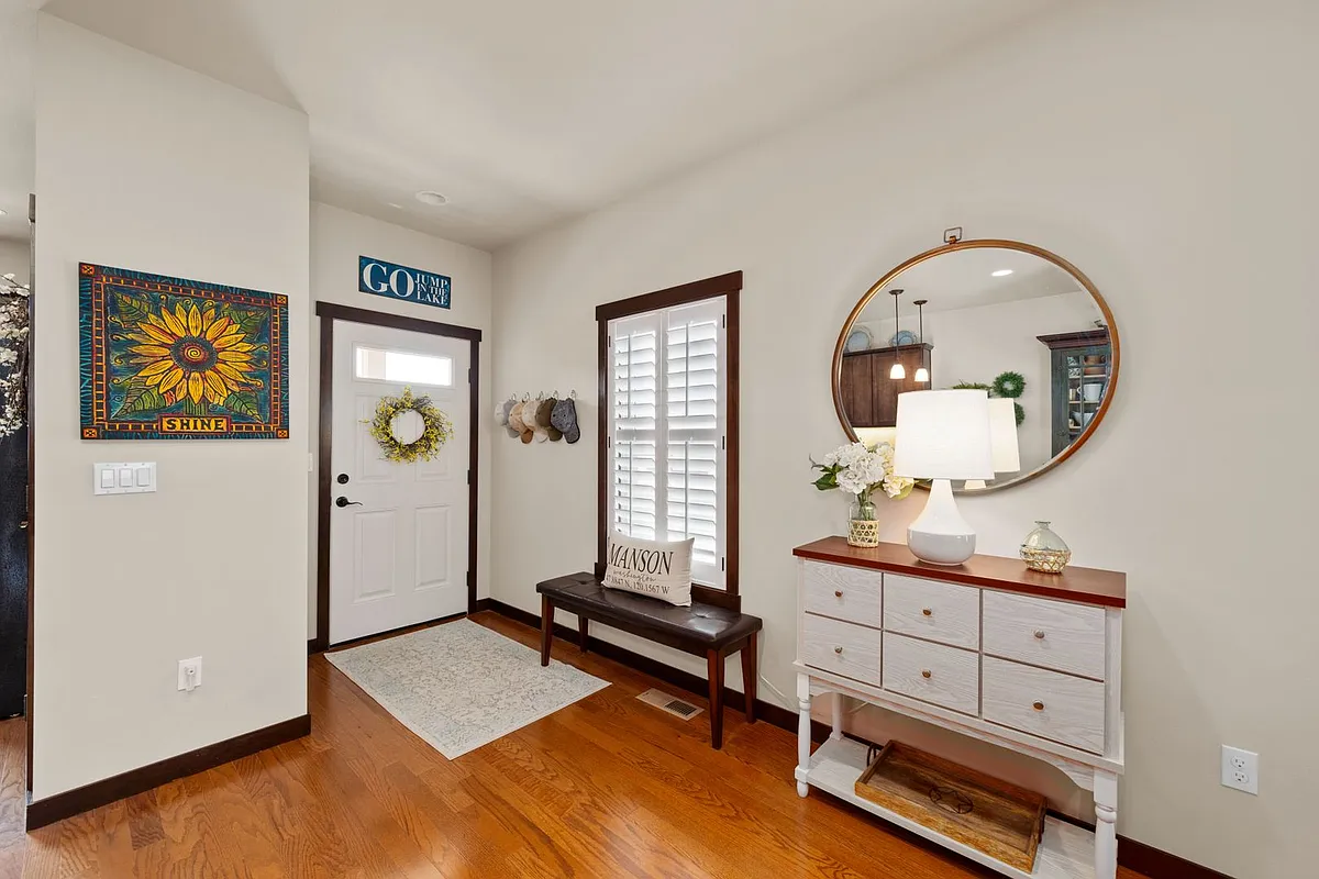 Building Photo - 501 Oakwood Dr