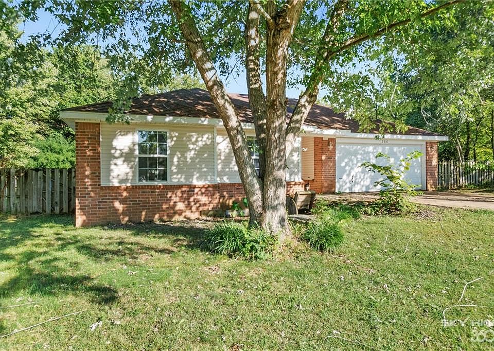 1st image of 206 Riverwood Ave