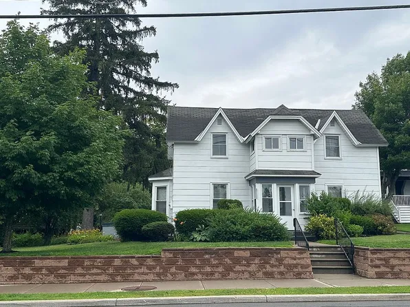47 Wawbeek Ave, Tupper Lake, NY 12986