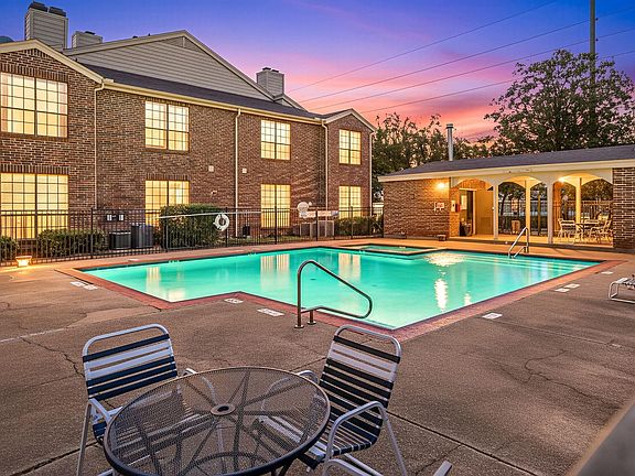 3rd image of 2121 El Paseo St APT 1200