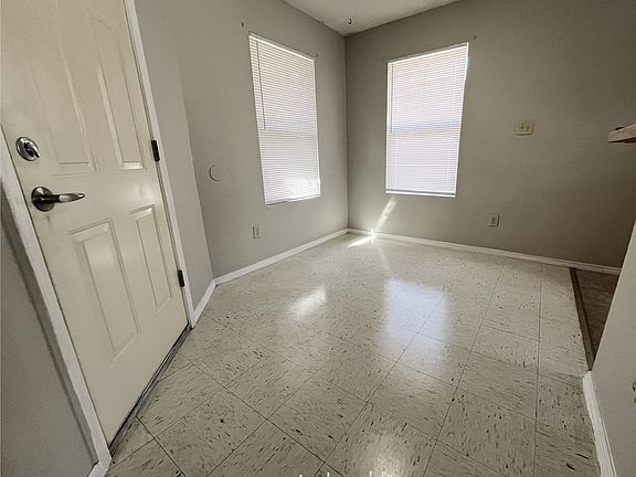 3rd image of 104 Viola Ct