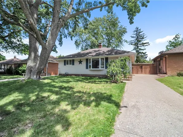 351 Gayle Dr, Sheffield Lake, OH 44054