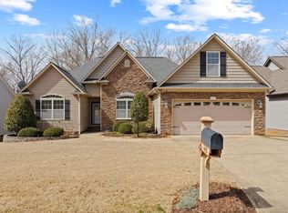 440 Risen Star Dr, Boiling Springs, SC 29316