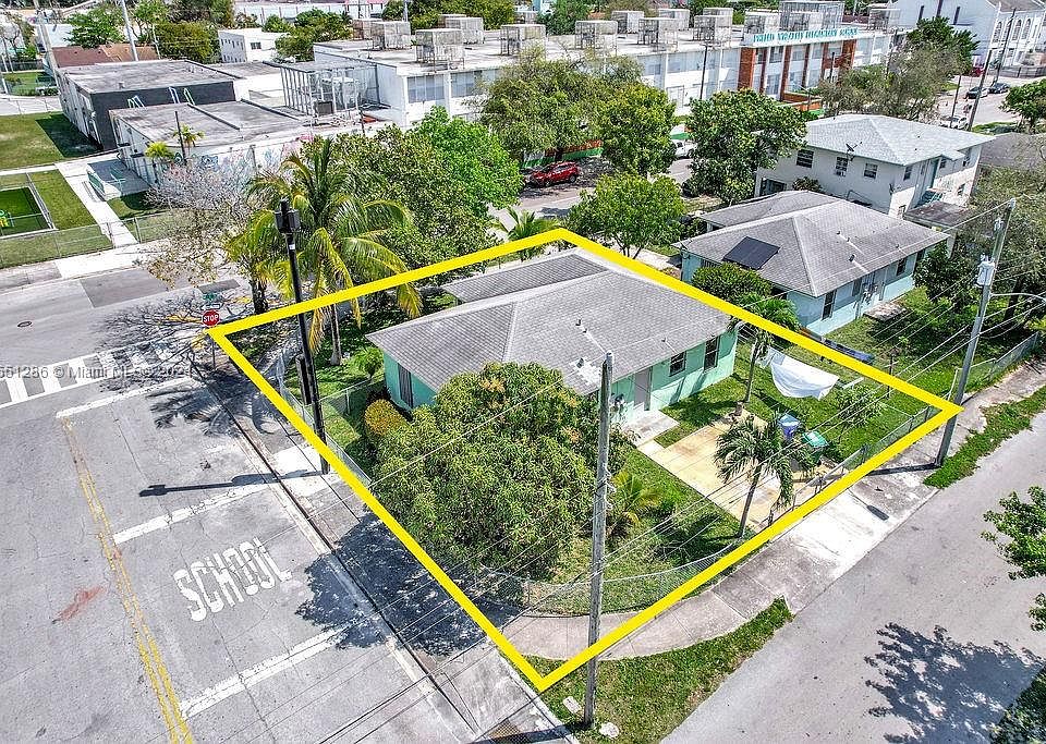 1st image of 1858 NW 1st Pl