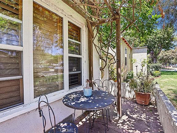 3rd image of 2881 Eucalyptus Ave