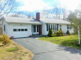 28 Providence St, Mendon, MA 01756