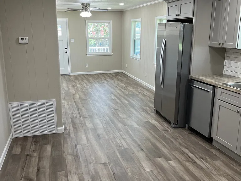 2436 Stillwell Ave — Photo 8