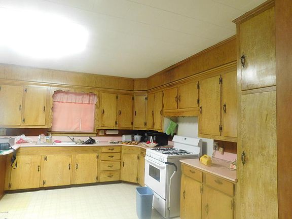 3rd image of 119 W Josephine St