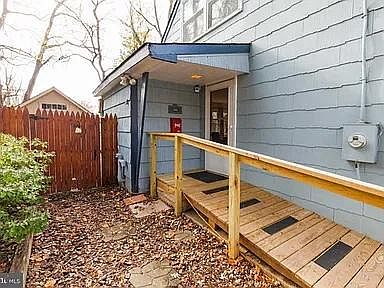 3rd image of 515 Calvin Ln