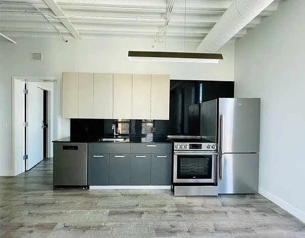 Arcade Residences — Photo 3