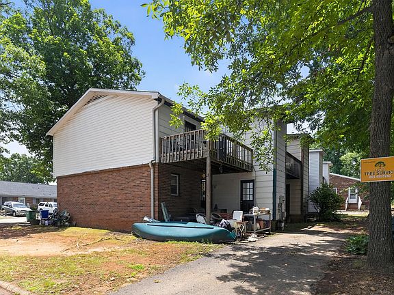3rd image of 10 Melissa Ct #4