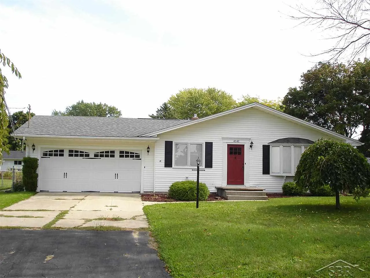 4141 Amelia Dr photo 1
