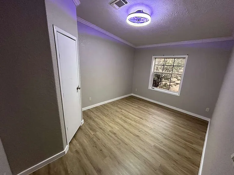 2595 Bryant St — Photo 12