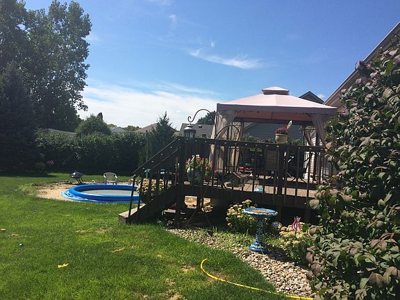 3rd image of 3933 Rosemont Pl