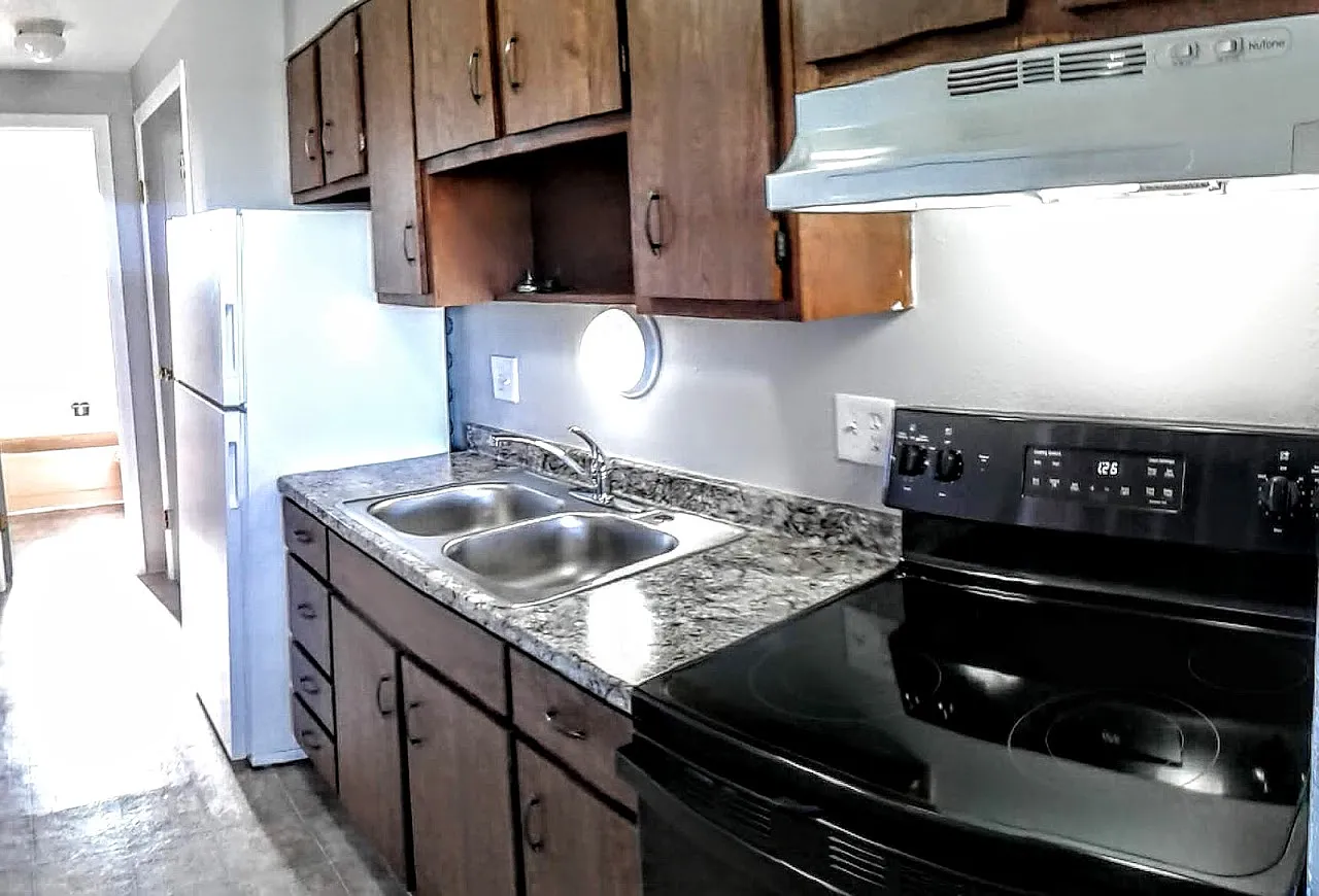Royal Village Apartment Homes 245 — Photo 4