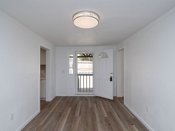 2nd image of 471-473 Westgate St #471