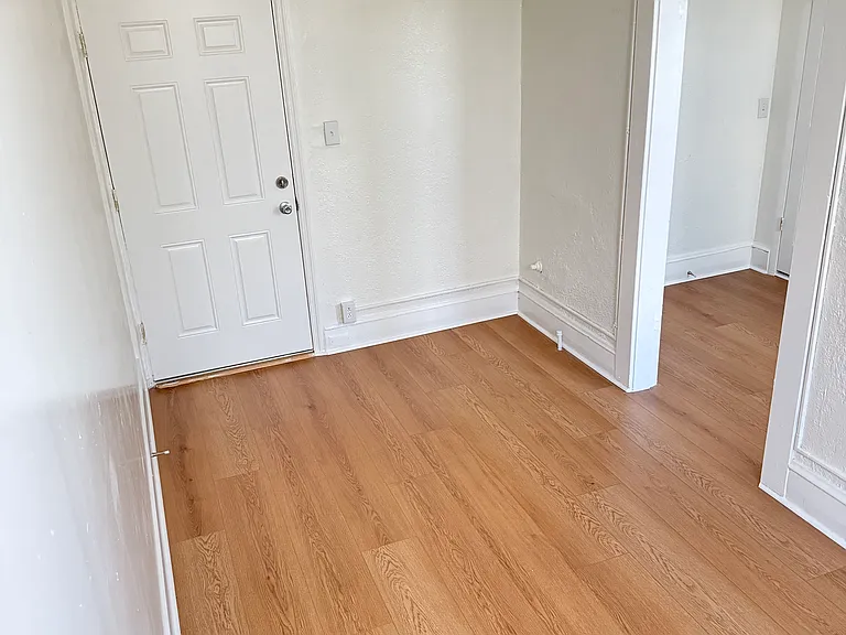 100 E Tarpon Ave #4 — Photo 3