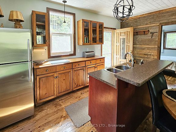 4th image of 117 Craigmont Rd
