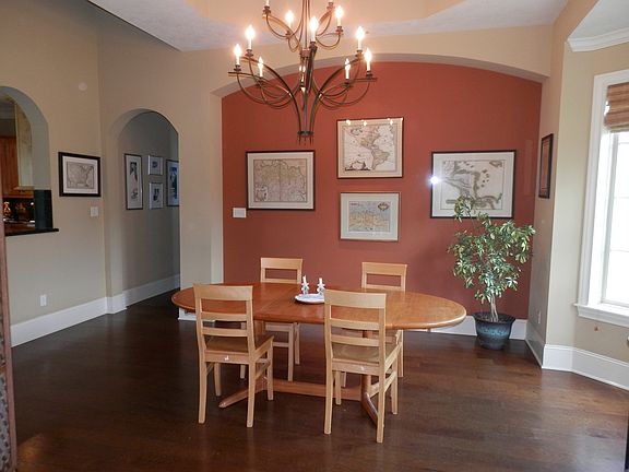 Formal Dining