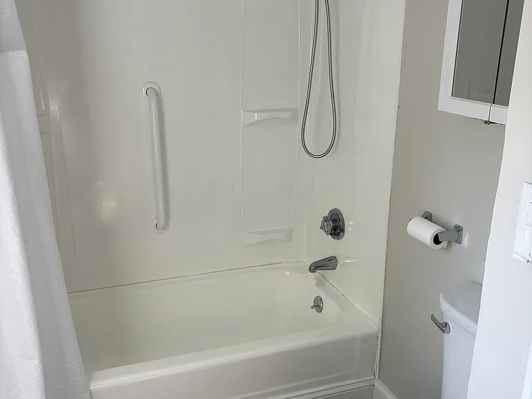 11 Central St — Photo 3