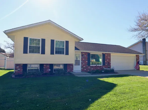 230 Williamsburg Ln, Lancaster, OH 43130