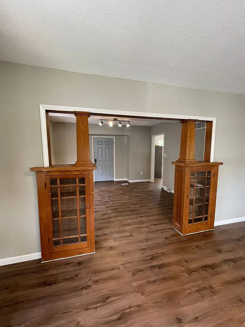 Charming 3 bedroom, 2 bathroom home in the heart of Des Moines, IA — Photo 2