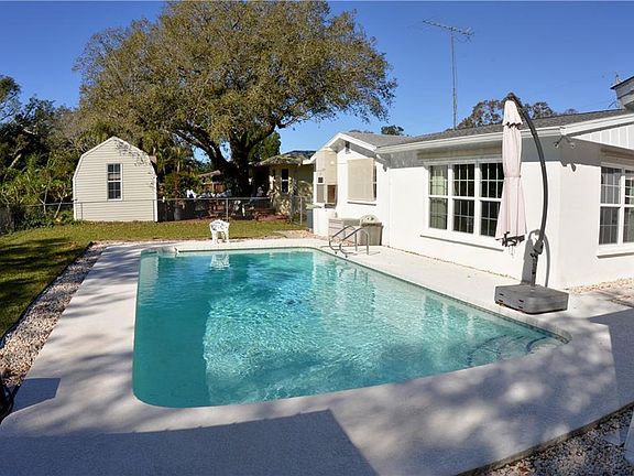 5th image of 4704 Beacon Dr