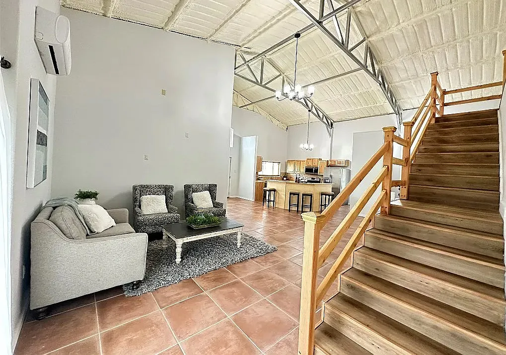 3 bed, 2398 sqft, $2,700 — Photo 4
