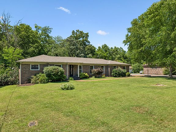 2nd image of 216 Bartonwood Dr