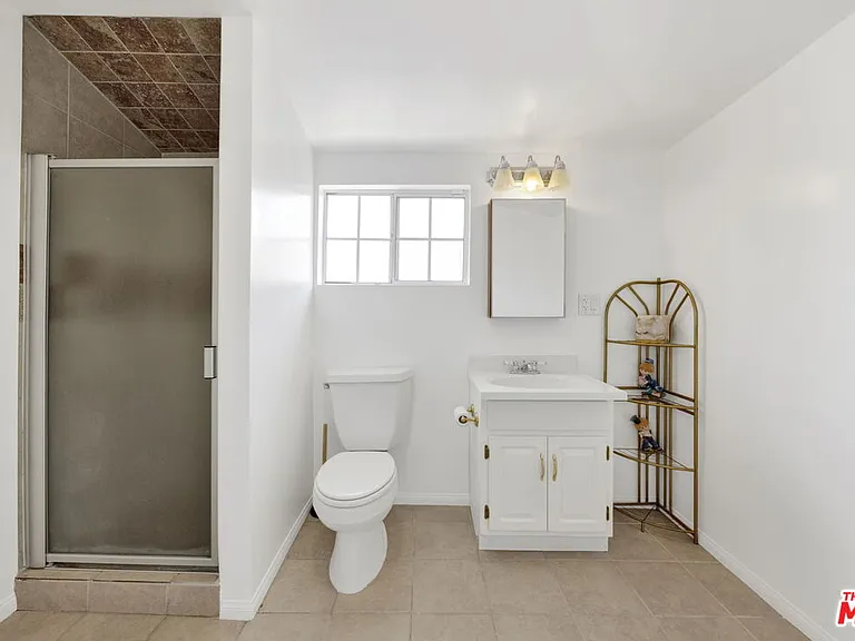 10109 Gloria Ave — Photo 22