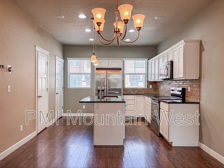 420 N Main St #29 — Photo 4
