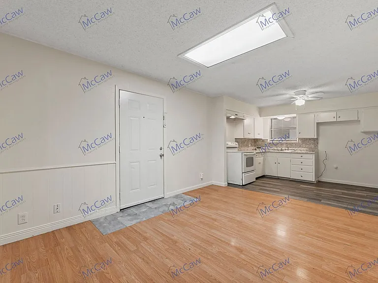 3532 Hilton Dr — Photo 5