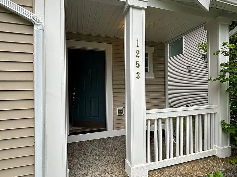 1253 Griggs St — Photo 16