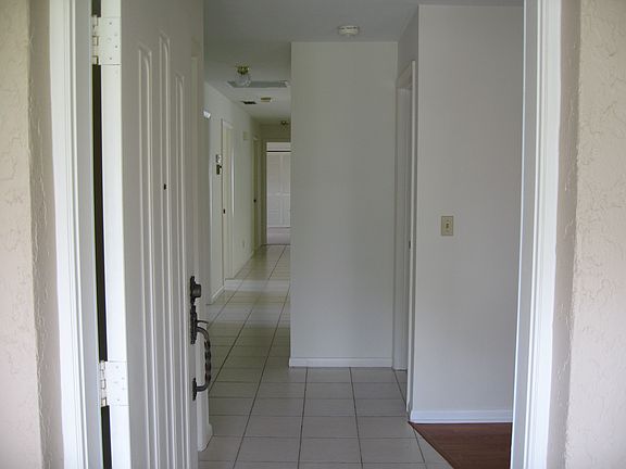 3rd image of 589 94th Ave N