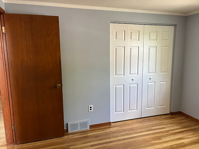22740 Teppert Ave — Photo 8