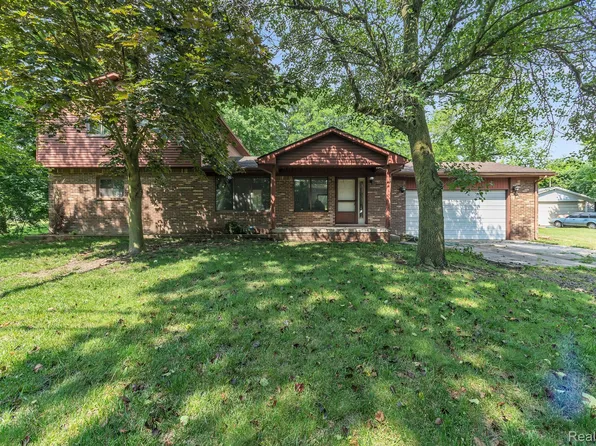 17885 Ridge Rd, Northville, MI 48168