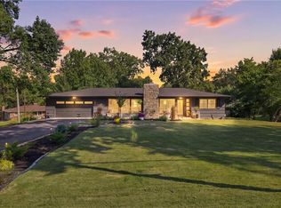 6004 NW Crystal Pool Dr, Platte Woods, MO 64151